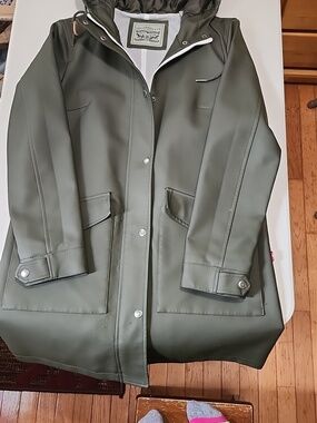 NWOT Levi Strauss Womens  SzXS Long Hooded Heavy Raincoat in Dark Olive Green